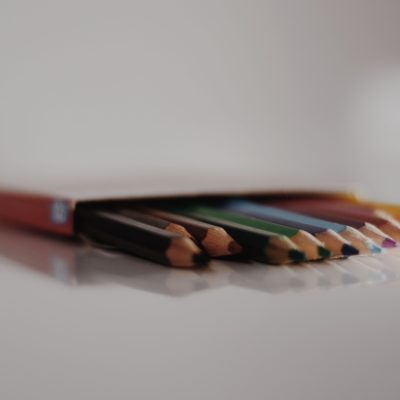 Imagem ilustrativa - lápis de cor